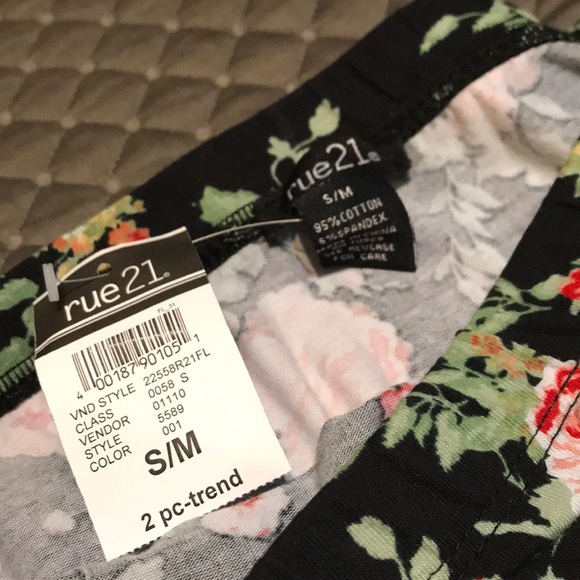 Two piece floral set - Picture 3 of 4